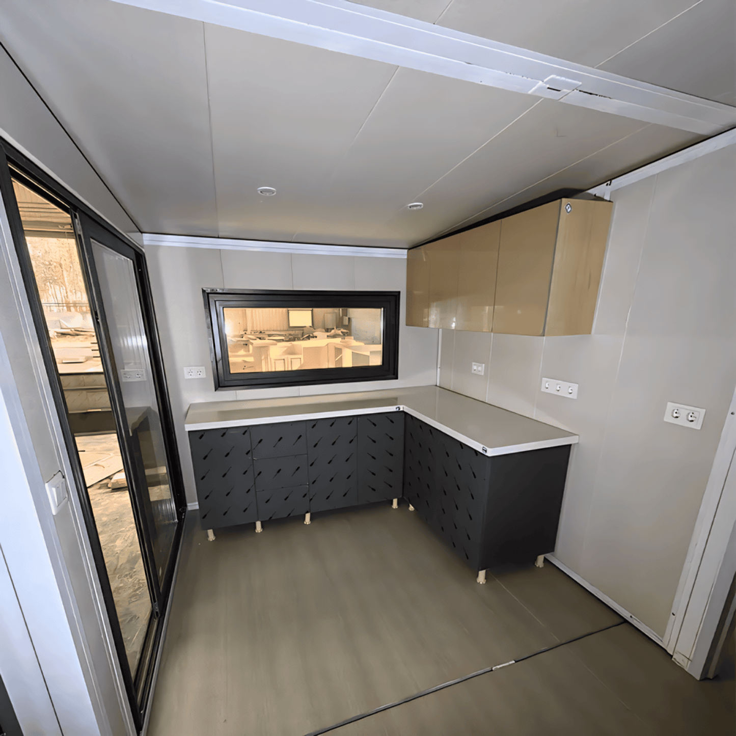 Tiny Homes Expandable & Fully Equipped