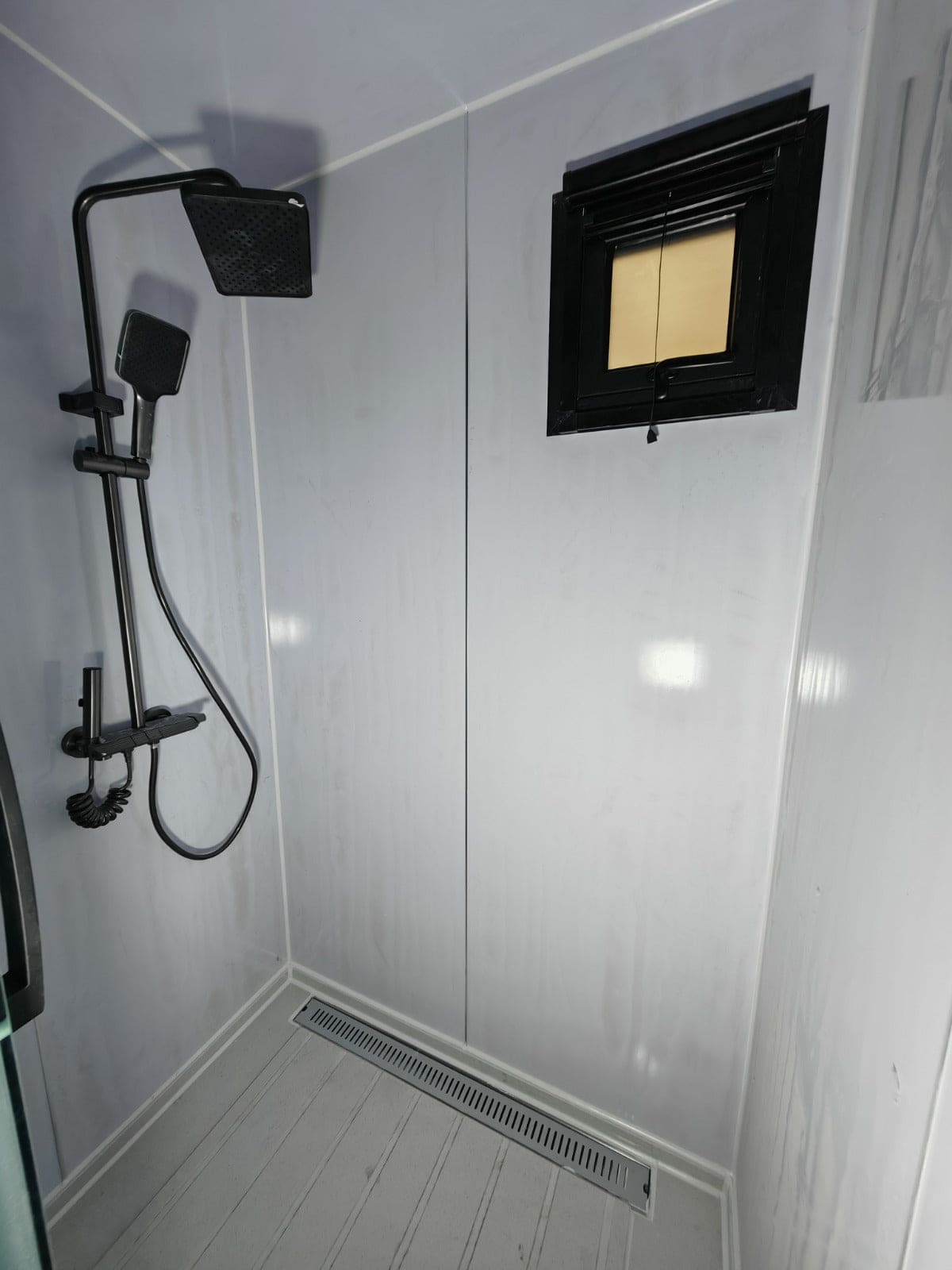 Tiny Homes Expandable & Fully Equipped